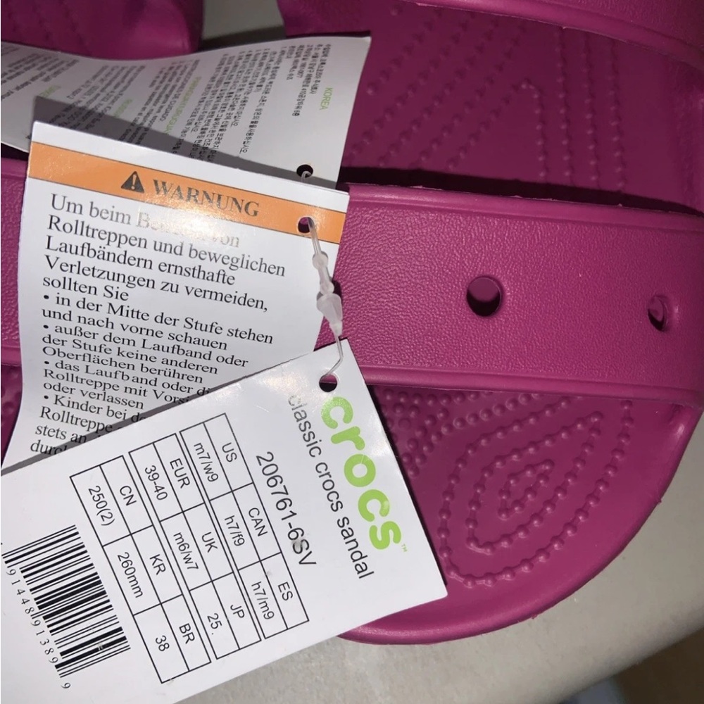 NWT! Crocs Fuchsia Fun Classic Sandals. Women’s Size 9. Includes 2 Charms. - Picture 15 of 16